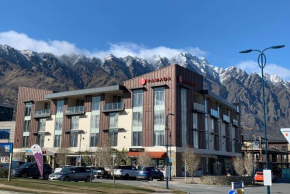  Ramada Suites by Wyndham Queenstown Remarkables Park  Квинстаун